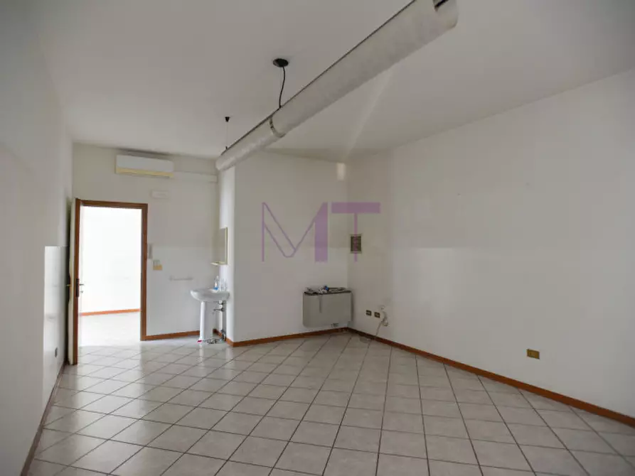 Immagine 9 di Ufficio in affitto  in Viale Venezia Giulia a Cormons