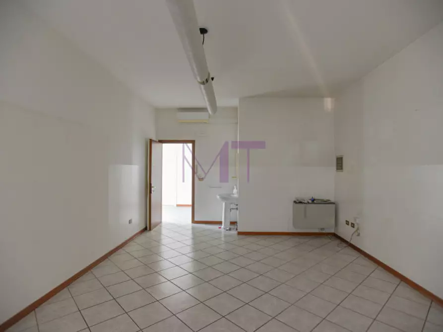 Immagine 20 di Ufficio in affitto  in Viale Venezia Giulia a Cormons