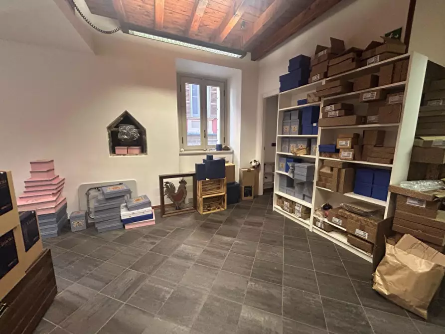 Immagine 7 di Attività commerciale in vendita  a Como