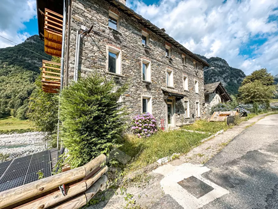 Immagine 1 di Casa indipendente in vendita  in via Camproso 1 a Campertogno