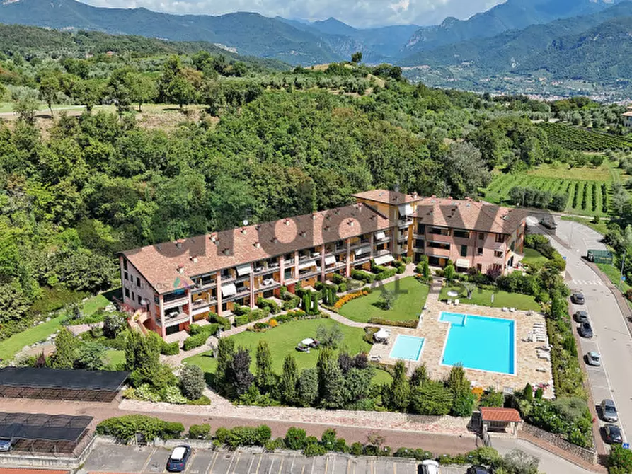 Immagine 40 di Appartamento in vendita  in via borgo alto a Puegnago Sul Garda