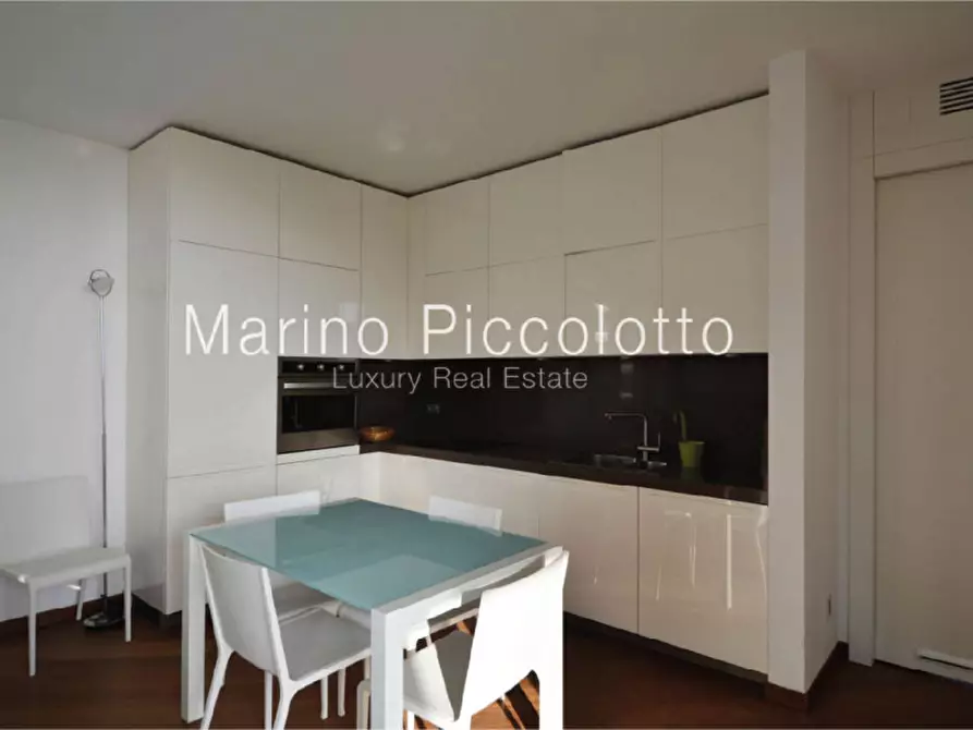 Immagine 6 di Appartamento in vendita  in via Dante Alighieri a Jesolo