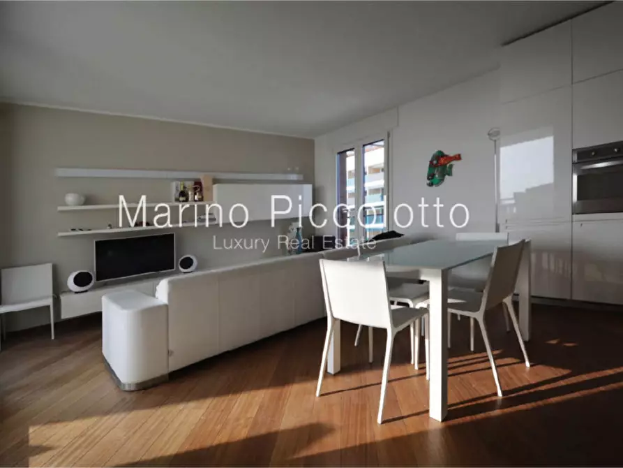 Immagine 7 di Appartamento in vendita  in via Dante Alighieri a Jesolo