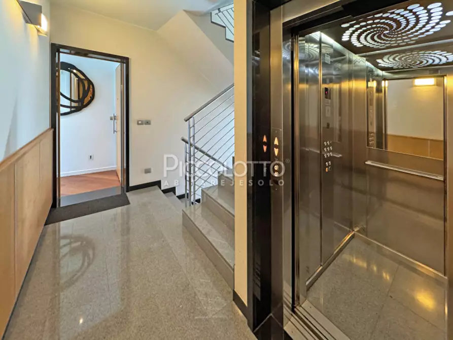 Immagine 20 di Appartamento in vendita  in via Dante Alighieri a Jesolo