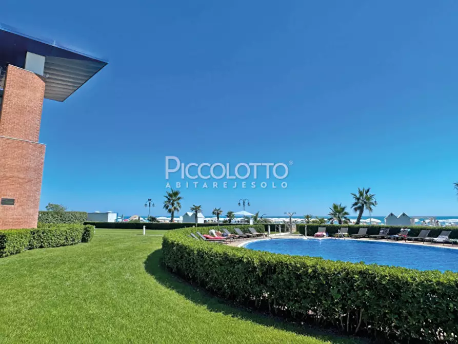 Immagine 23 di Appartamento in vendita  in via Dante Alighieri a Jesolo