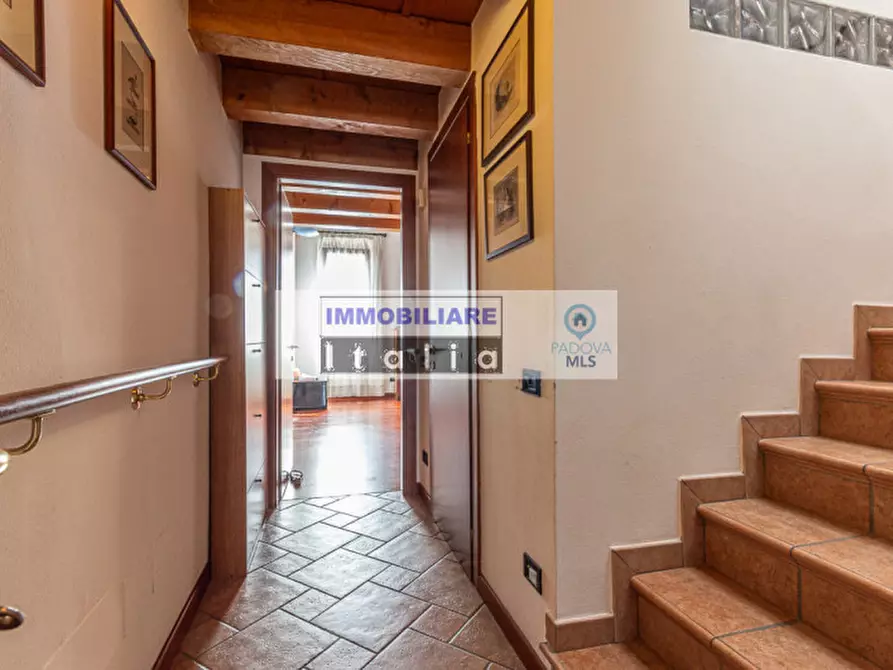 Immagine 1 di Appartamento in vendita  in via Roma a Padova