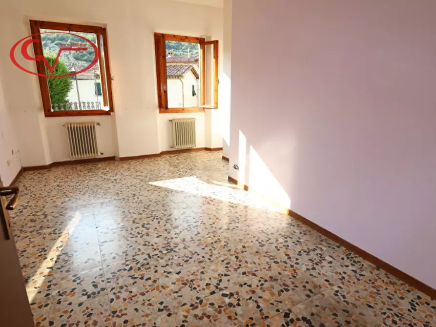 Immagine 2 di Appartamento in vendita  in loro ciuffenna a Loro Ciuffenna