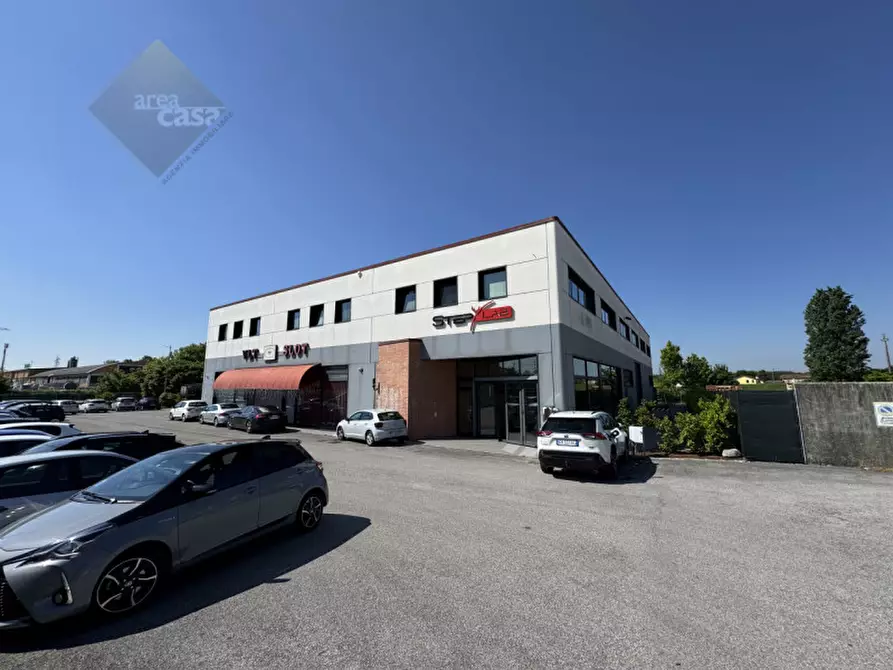 Immagine 2 di Capannone industriale in vendita  in Via Castellana a Resana