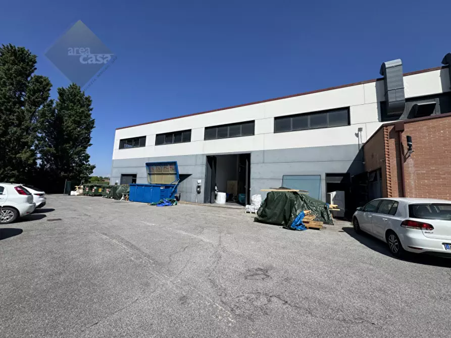 Immagine 3 di Capannone industriale in vendita  in Via Castellana a Resana