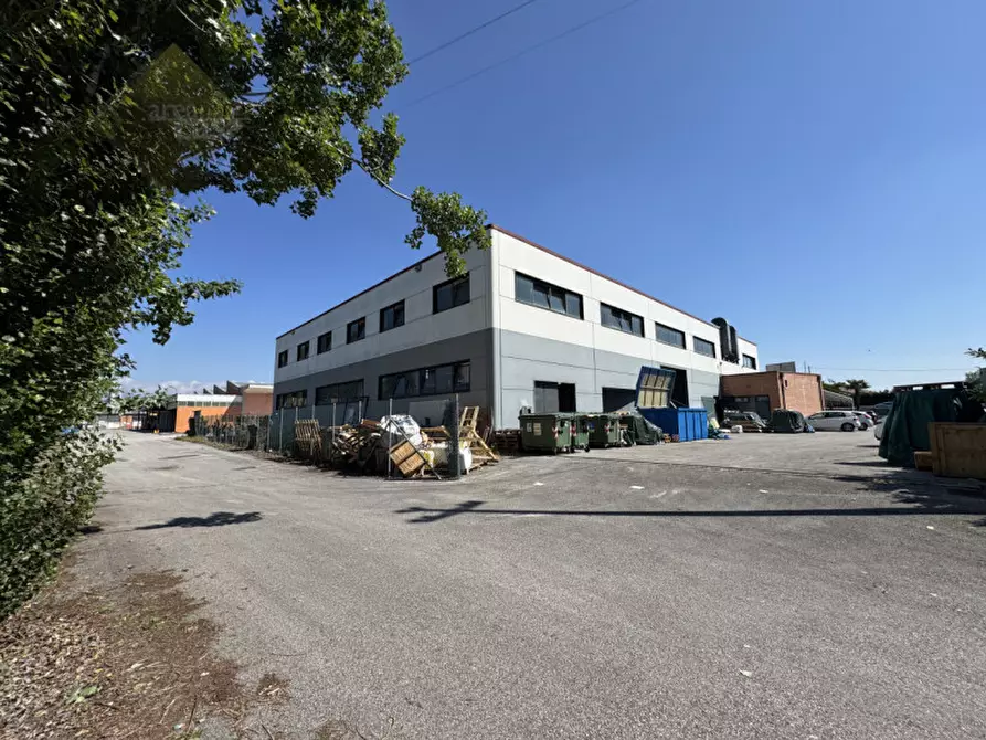 Immagine 5 di Capannone industriale in vendita  in Via Castellana a Resana
