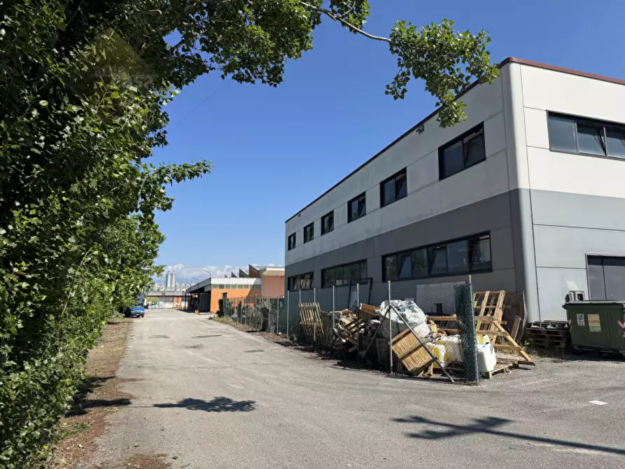 Immagine 6 di Capannone industriale in vendita  in Via Castellana a Resana