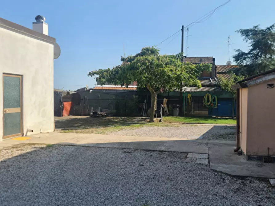 Immagine 10 di Casa indipendente in vendita  in VIA COMUNI 10 a Codigoro