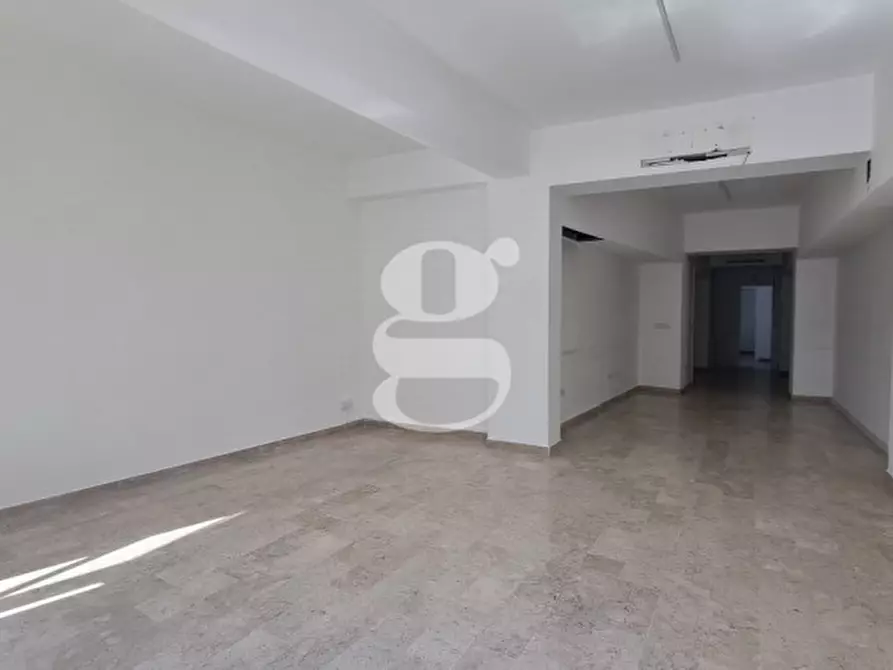 Immagine 6 di Negozio in vendita  in vi aumberto I a Milazzo