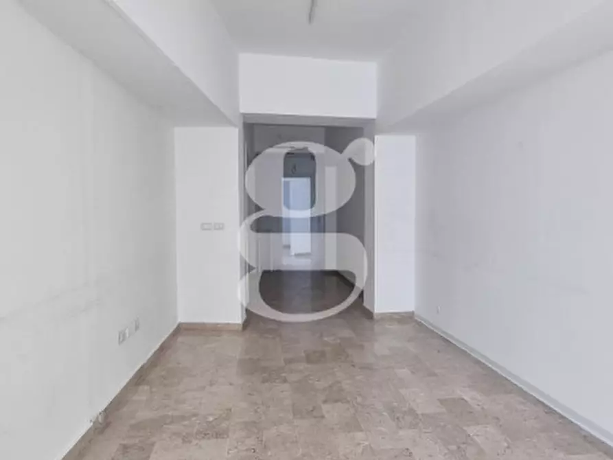 Immagine 17 di Negozio in vendita  in vi aumberto I a Milazzo