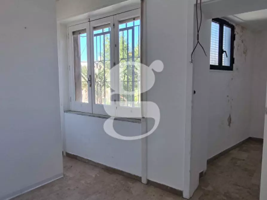 Immagine 18 di Negozio in vendita  in vi aumberto I a Milazzo