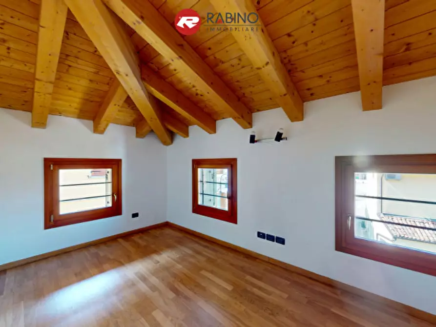 Immagine 9 di Appartamento in vendita  in Via Milano 14 a Udine