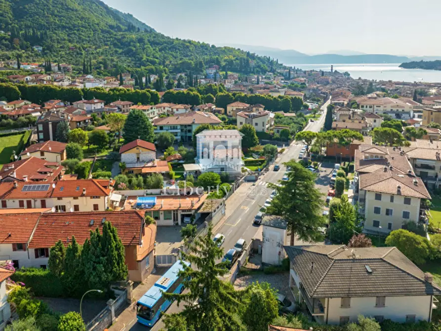 Immagine 4 di Appartamento in vendita  in Viale Marco Enrico Bossi a Salò