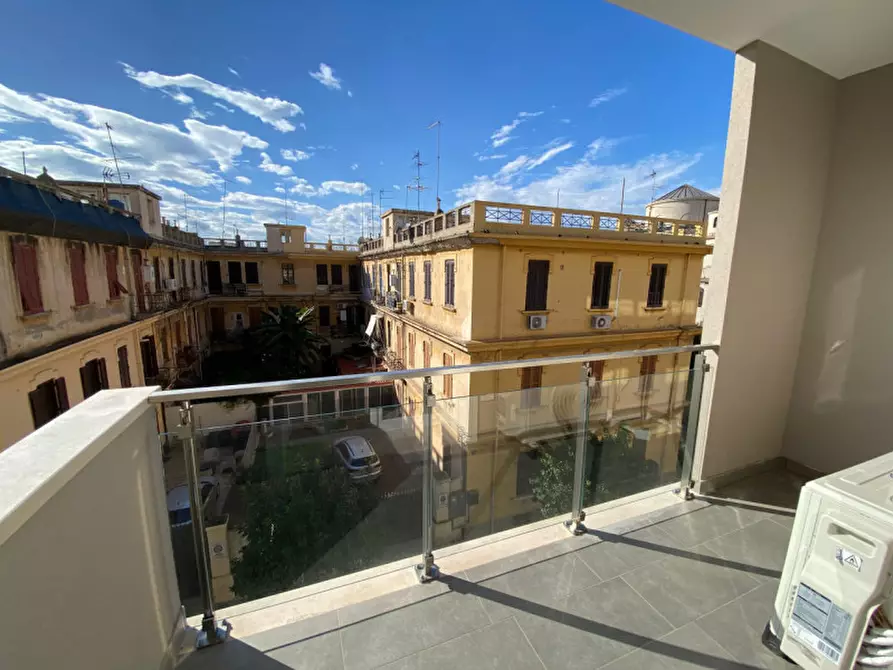 Immagine 2 di Appartamento in affitto  in Via Fratelli Cairoli a Reggio Di Calabria