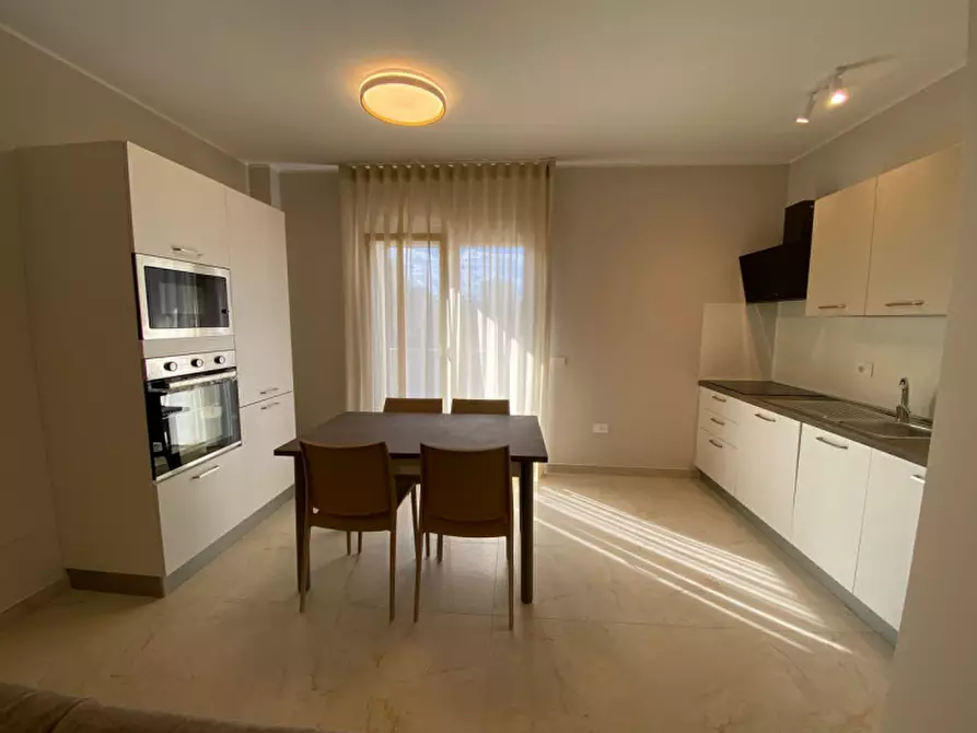 Immagine 3 di Appartamento in affitto  in Via Fratelli Cairoli a Reggio Di Calabria