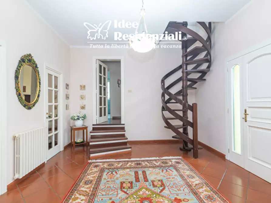 Immagine 6 di Villa in vendita  in via Parigi a Olbia