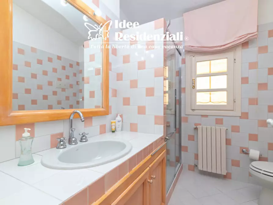 Immagine 7 di Villa in vendita  in via Parigi a Olbia