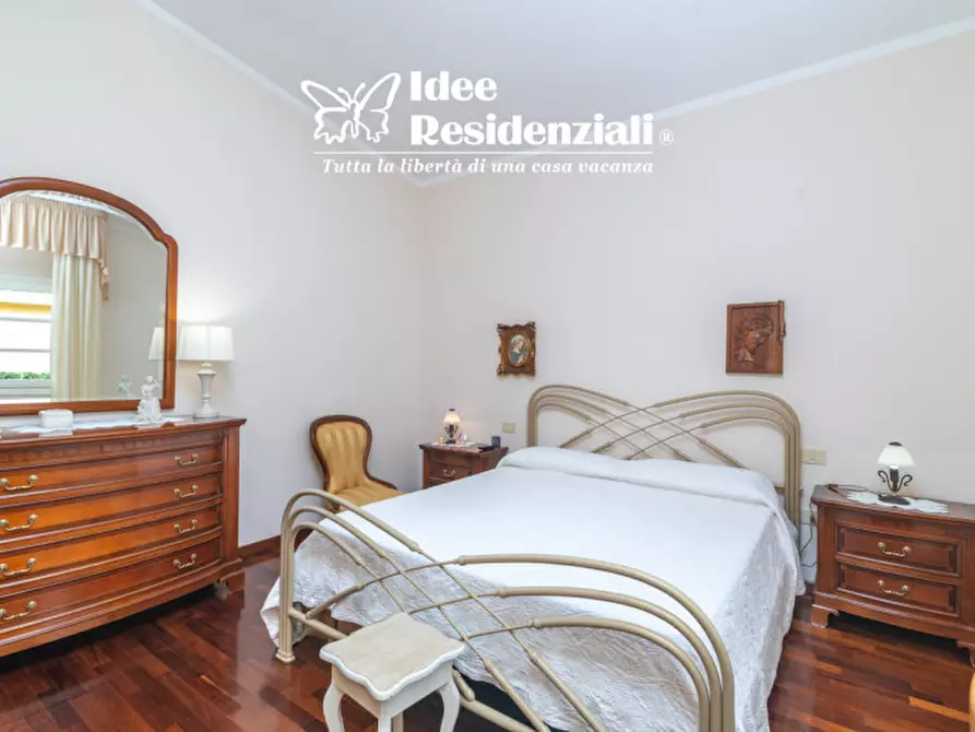 Immagine 11 di Villa in vendita  in via Parigi a Olbia