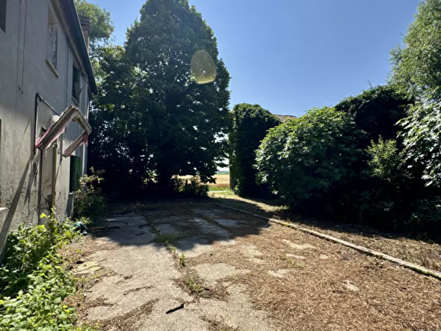 Immagine 4 di Rustico / casale in vendita  in Via Corniola Destra a Sant'urbano