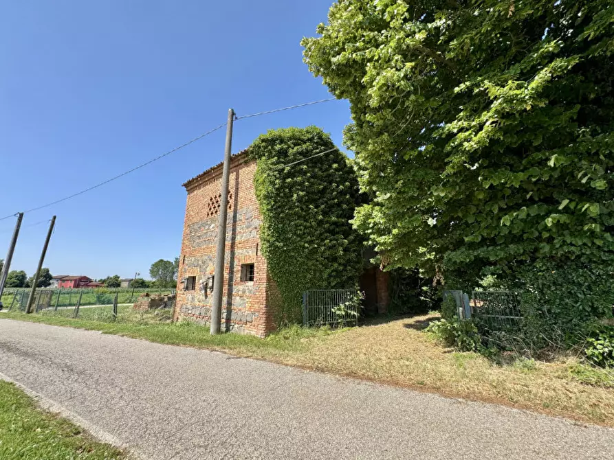 Immagine 5 di Rustico / casale in vendita  in Via Corniola Destra a Sant'urbano