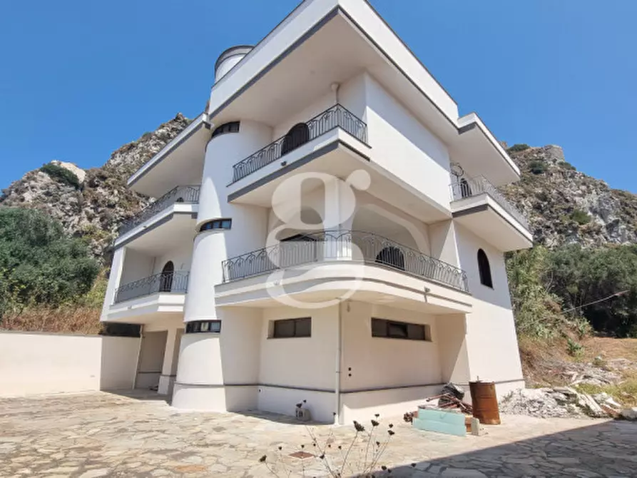 Immagine 1 di Casa indipendente in vendita  in Via Grotta Polifemo a Milazzo