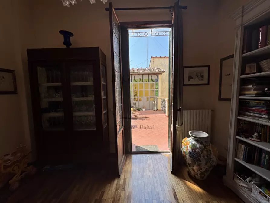 Immagine 4 di Appartamento in vendita  in Via de' Neri a Firenze