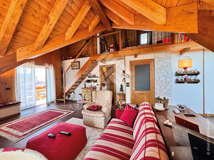 Immagine 11 di Attico in vendita  in Via Colonnello Rodeghiero, 1 a Asiago