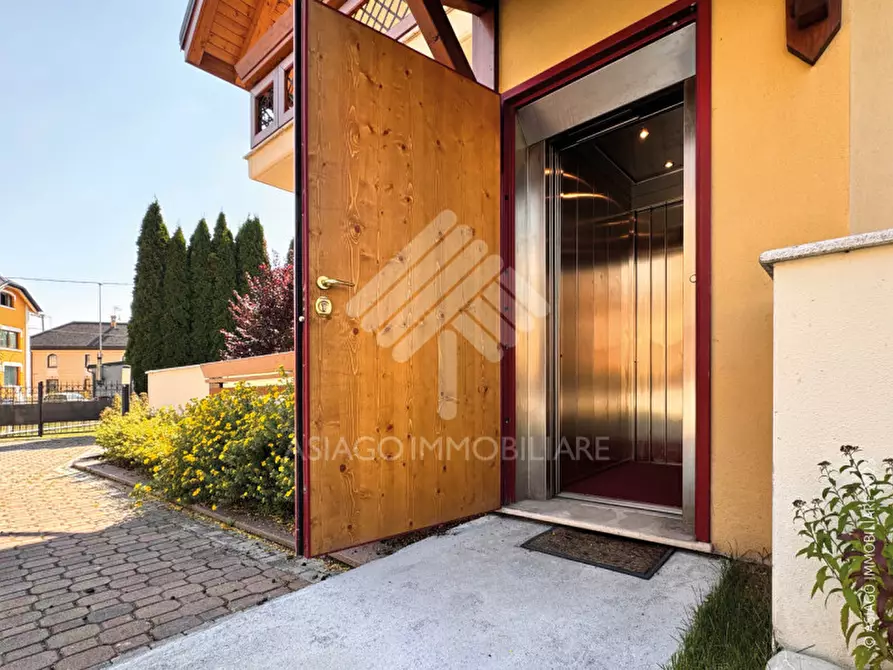 Immagine 35 di Attico in vendita  in Via Colonnello Rodeghiero, 1 a Asiago