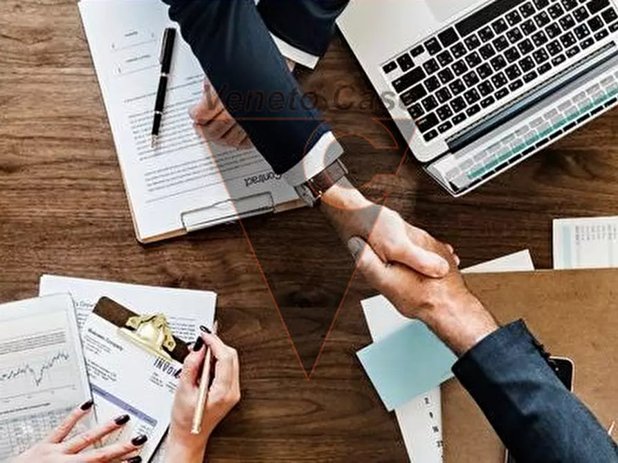 Immagine 1 di Attività commerciale in vendita  in Via San Pio X a Abano Terme