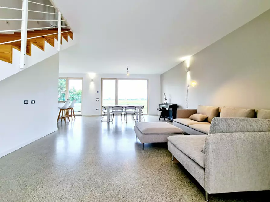 Immagine 1 di Casa bifamiliare in vendita  in Via Marconi a Sant'elena