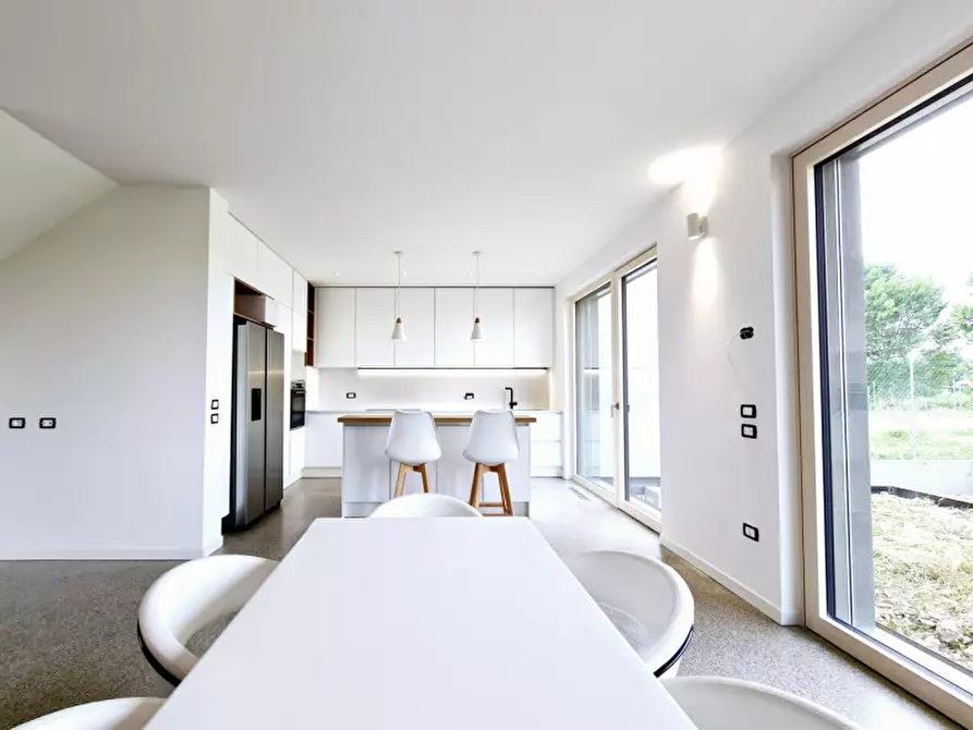 Immagine 2 di Casa bifamiliare in vendita  in Via Marconi a Sant'elena