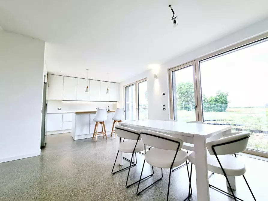 Immagine 3 di Casa bifamiliare in vendita  in Via Marconi a Sant'elena