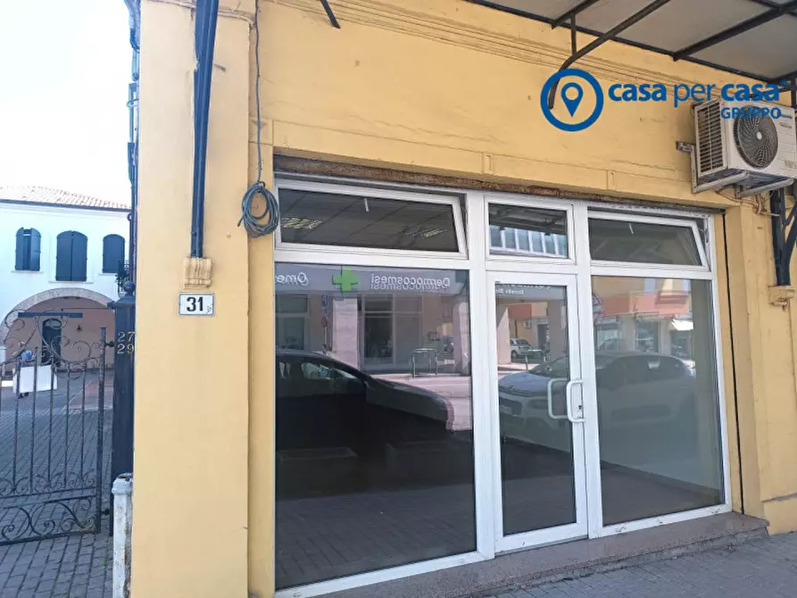 Immagine 9 di Negozio in vendita  in Via Chieppara 31 a Adria