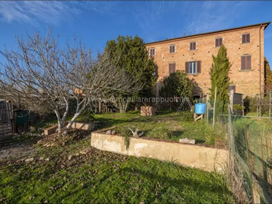 Immagine 1 di Villa in vendita  a Sinalunga