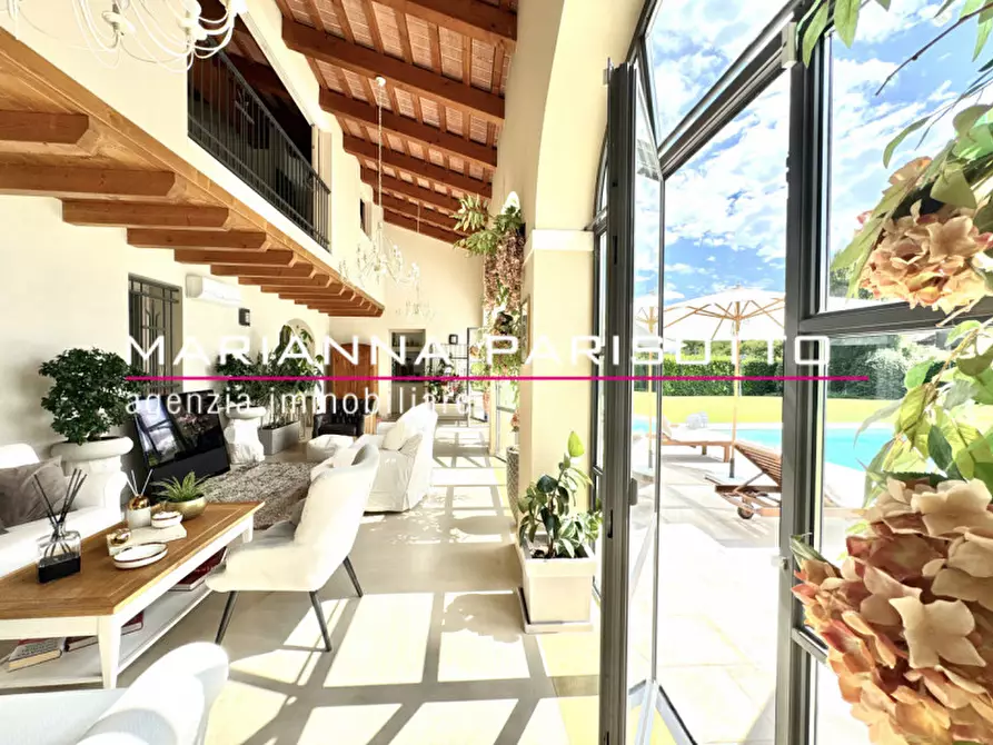 Immagine 1 di Villa in vendita  in Via Piana d'Oriente 34/B a Mussolente