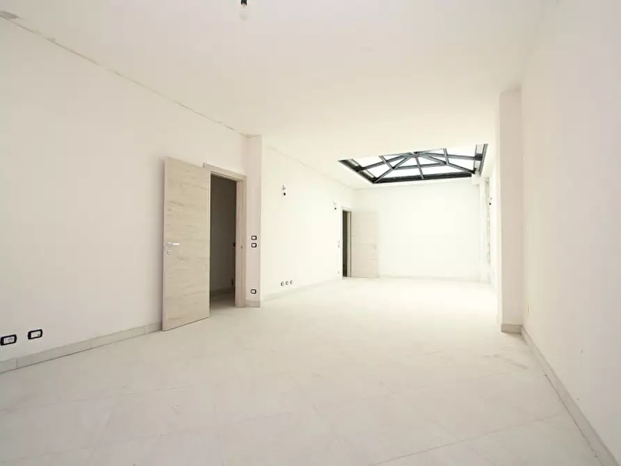 Immagine 1 di Ufficio in vendita  in Via Impero, Parabita, LE, Italia a Parabita