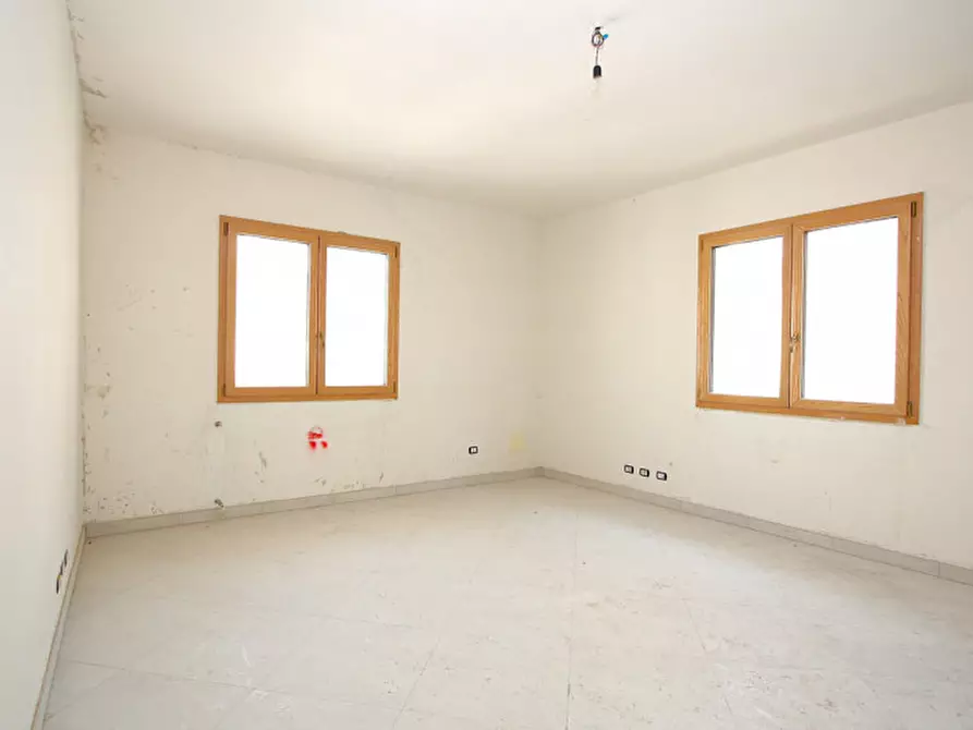 Immagine 3 di Ufficio in vendita  in Via Impero, Parabita, LE, Italia a Parabita