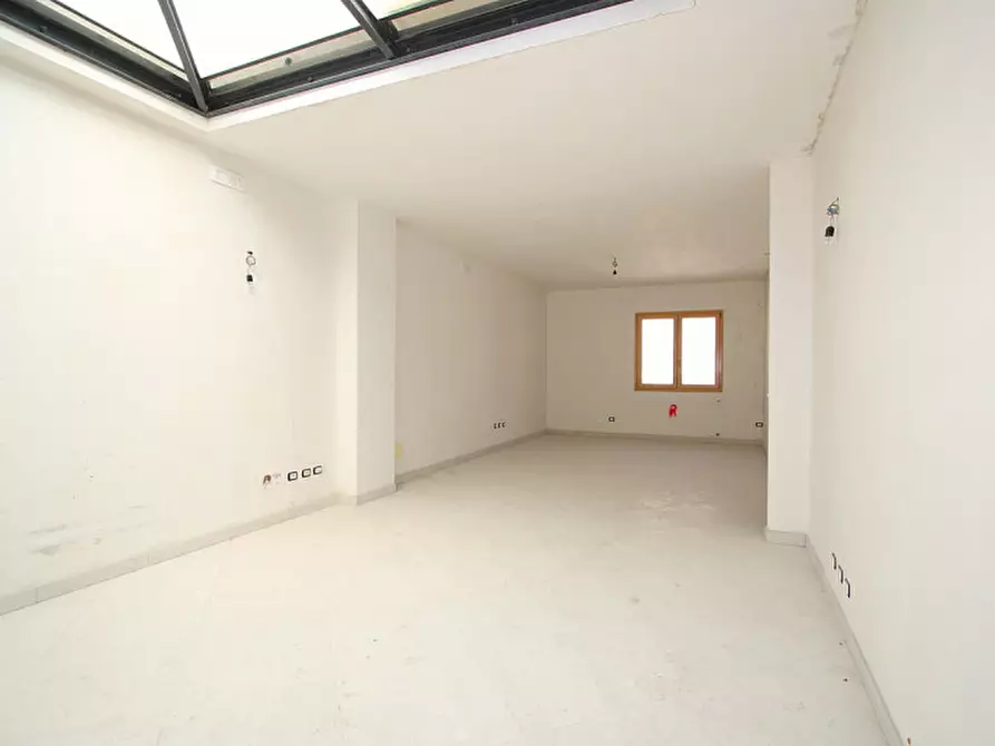 Immagine 8 di Ufficio in vendita  in Via Impero, Parabita, LE, Italia a Parabita