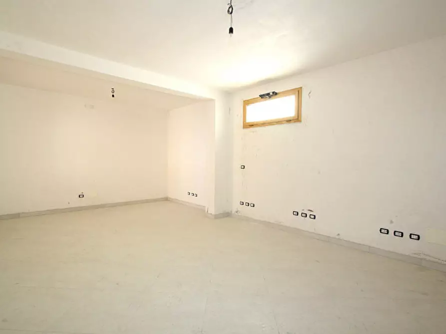 Immagine 10 di Ufficio in vendita  in Via Impero, Parabita, LE, Italia a Parabita