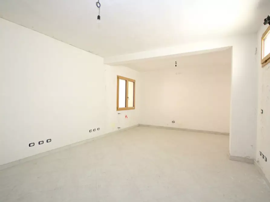 Immagine 11 di Ufficio in vendita  in Via Impero, Parabita, LE, Italia a Parabita