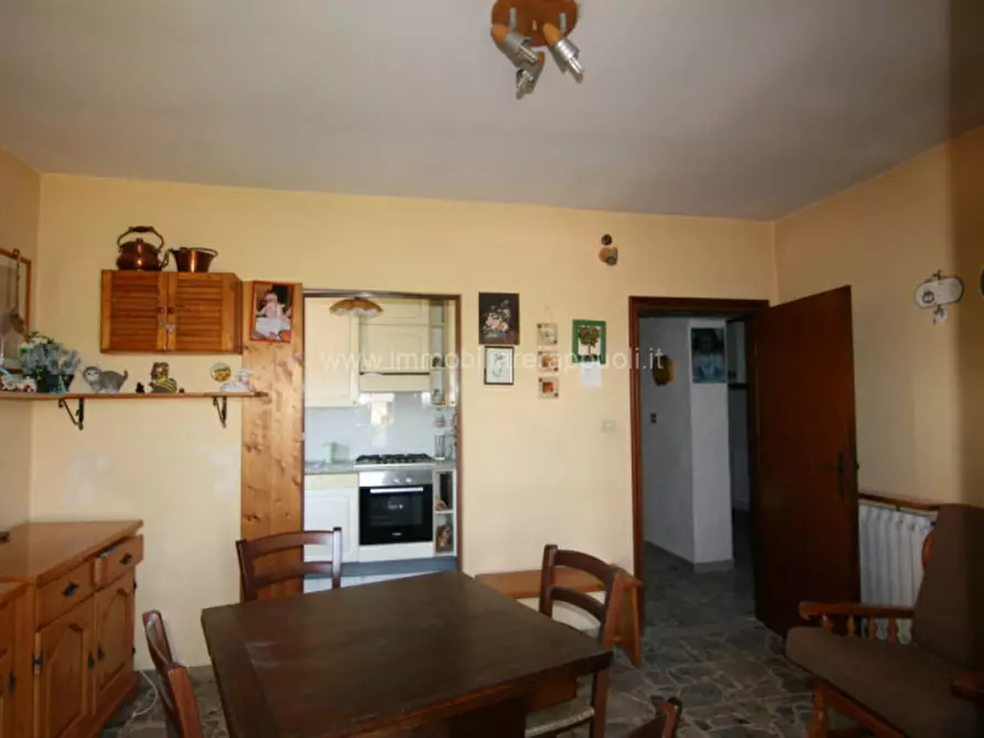 Immagine 9 di Villa in vendita  a Sinalunga