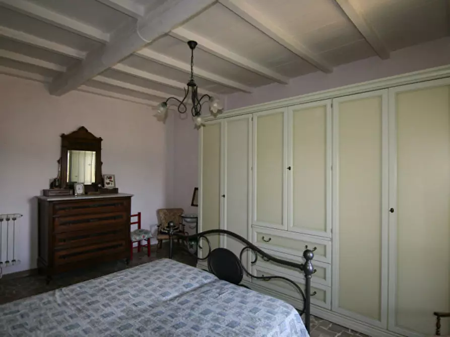 Immagine 18 di Villa in vendita  a Sinalunga