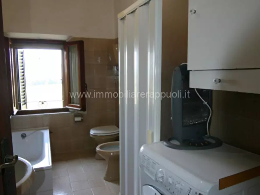 Immagine 21 di Villa in vendita  a Sinalunga