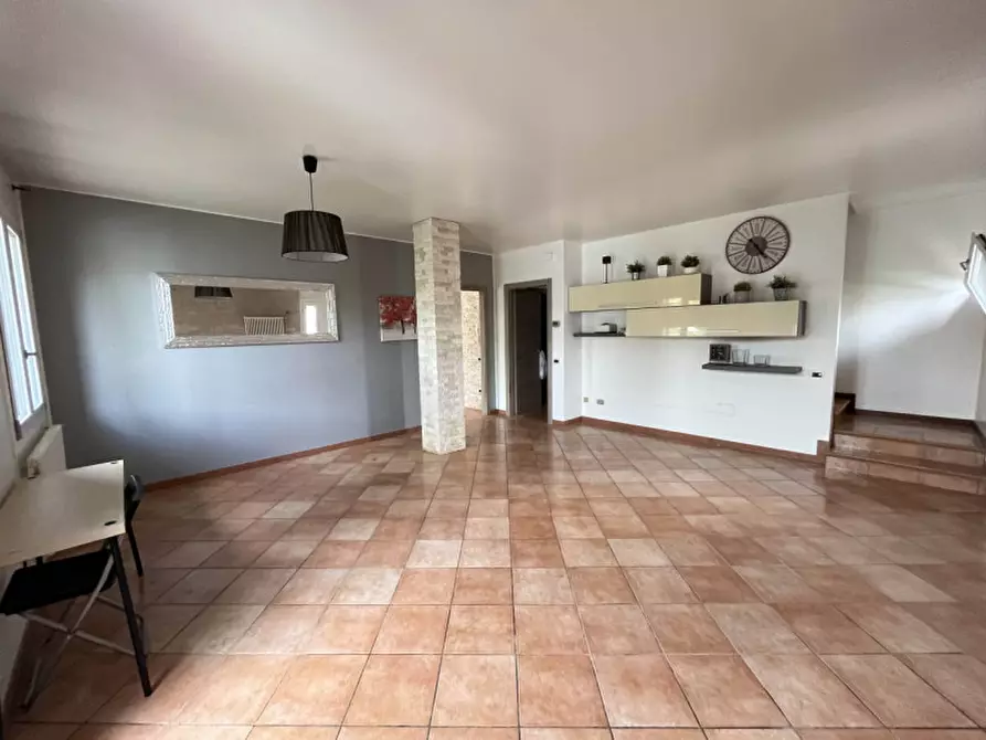 Immagine 5 di Casa bifamiliare in vendita  in via San Zeno a Veggiano