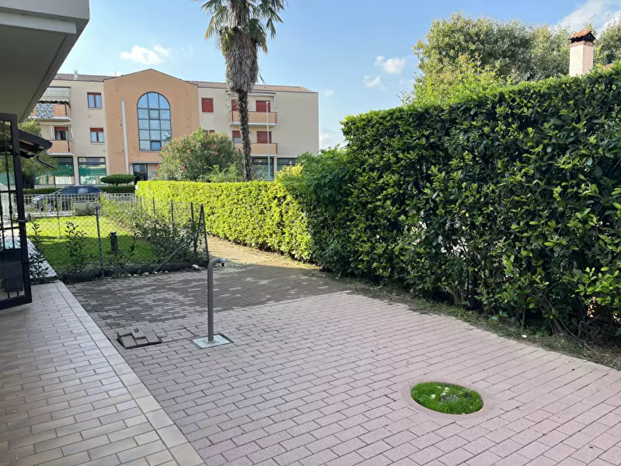 Immagine 23 di Casa bifamiliare in vendita  in via San Zeno a Veggiano