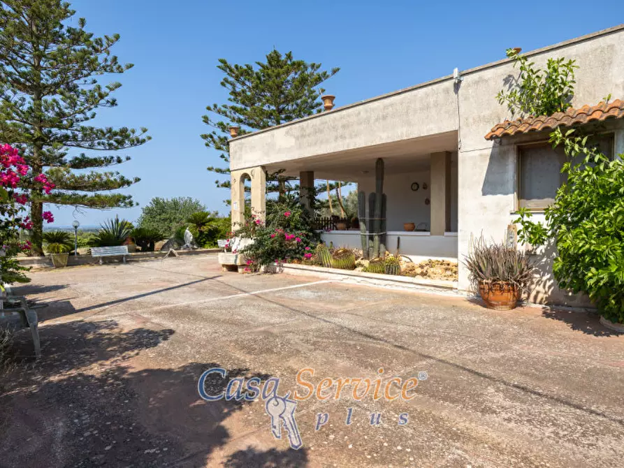 Immagine 2 di Casa indipendente in vendita  in Strada Vicinale Rischiazzi a Parabita